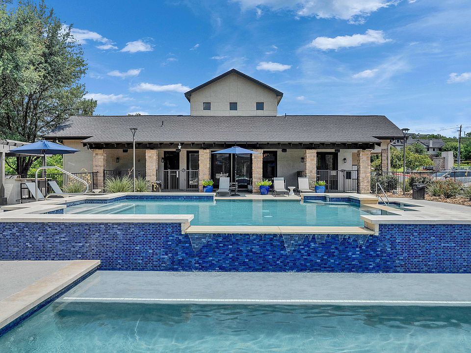 Resort-style swimming pool