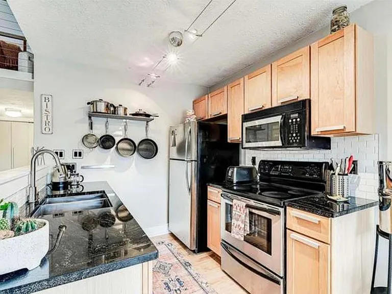 1304 N Alabama St #H — Photo 8