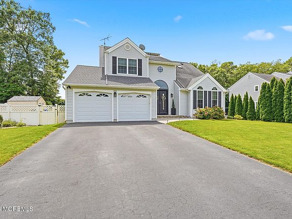 4th image of 241 Oak Forest Drive
