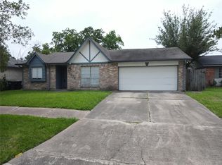 13823 Towne Way Dr, Sugar Land, TX 77498