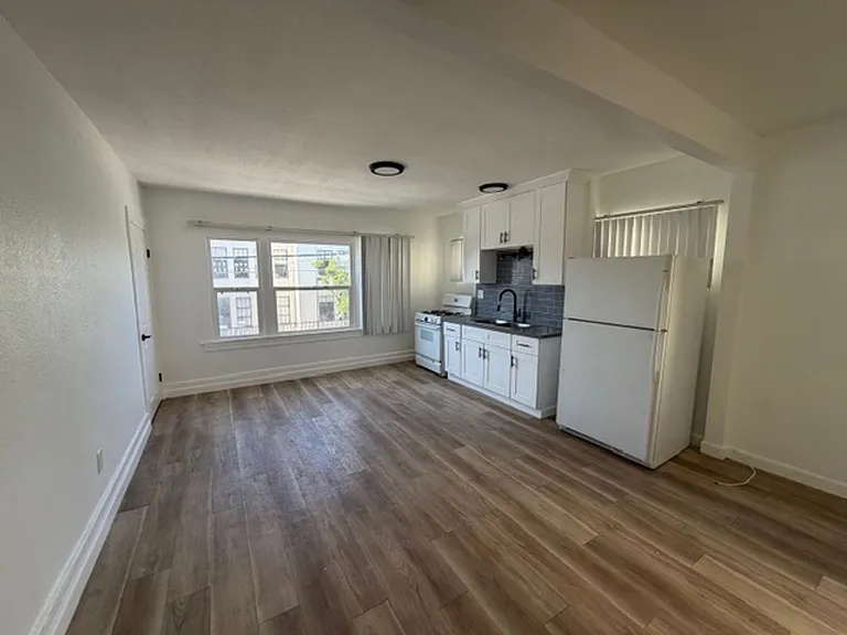 4705 Willowbrook Ave — Photo 49