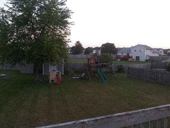 3rd image of 394 Summer Circle Dr SE
