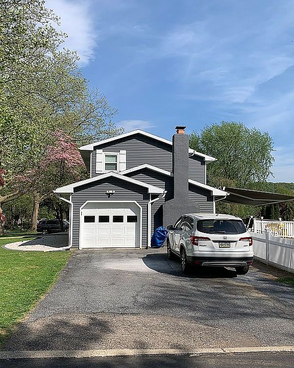 1st image of 201 Applewood Dr