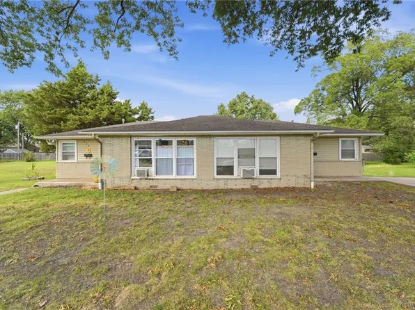 430-432 E Shawnee St, Gardner, KS 66030