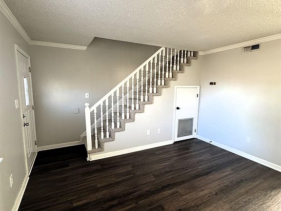3rd image of 1310 Halsey Ave NE