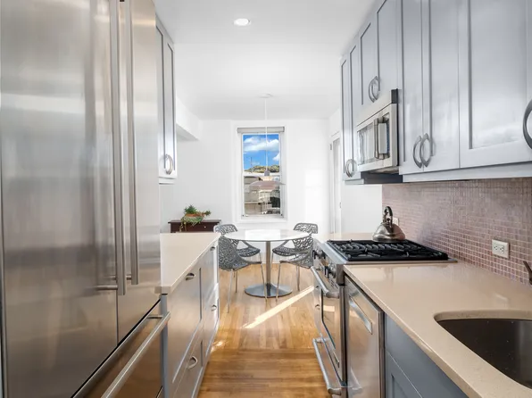 2390 Palisade Avenue image 5 of 18