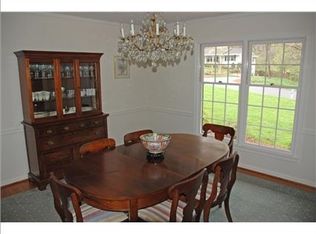 1090 Balmoral Rd, Sandy Springs, GA 30319