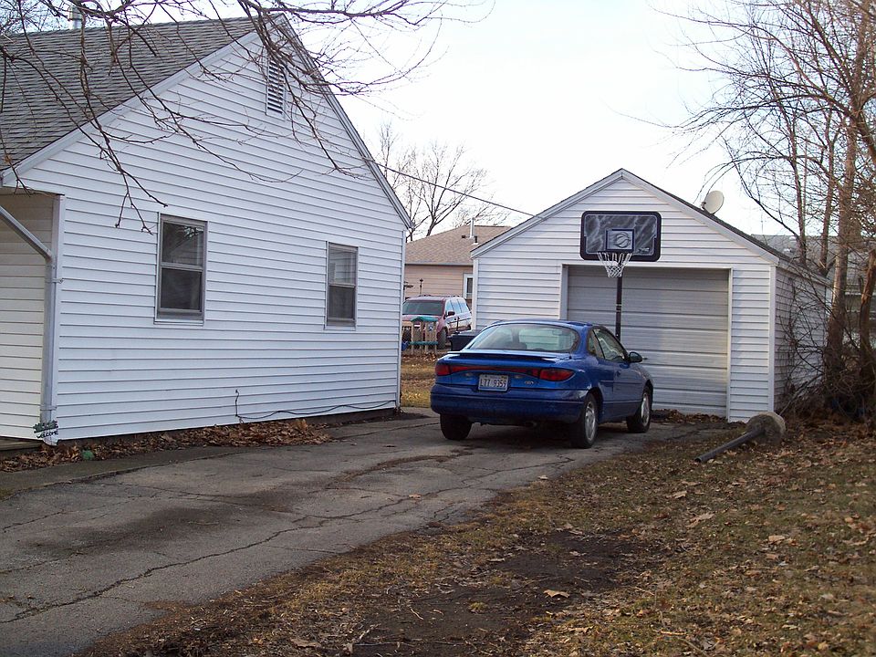 2nd image of 137 Winding Ln