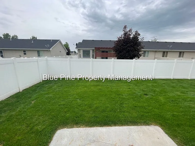 1156 Matchpoint Dr — Photo 21