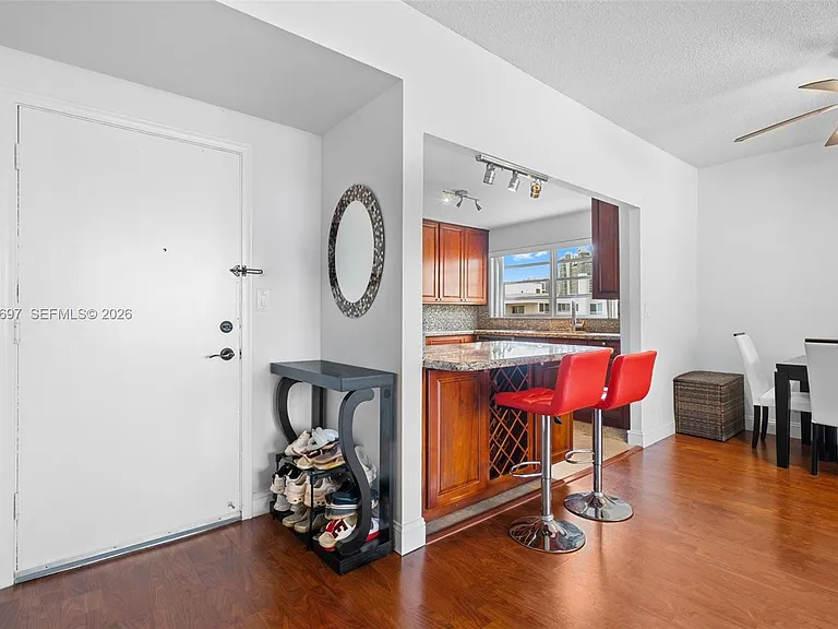 1817 S Ocean Dr #Penthouse 28 — Photo 2