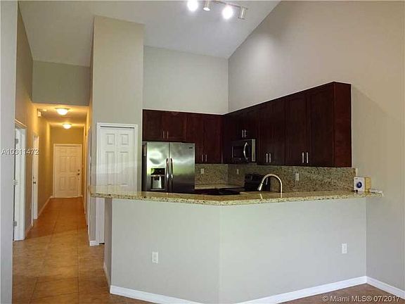 5th image of 3352 NE 11th Dr