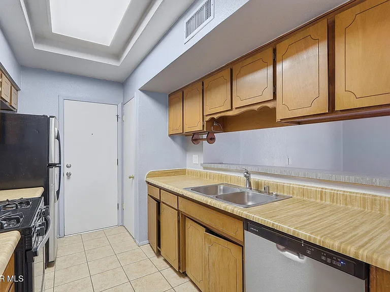 1610 Dale Douglas Dr — Photo 6