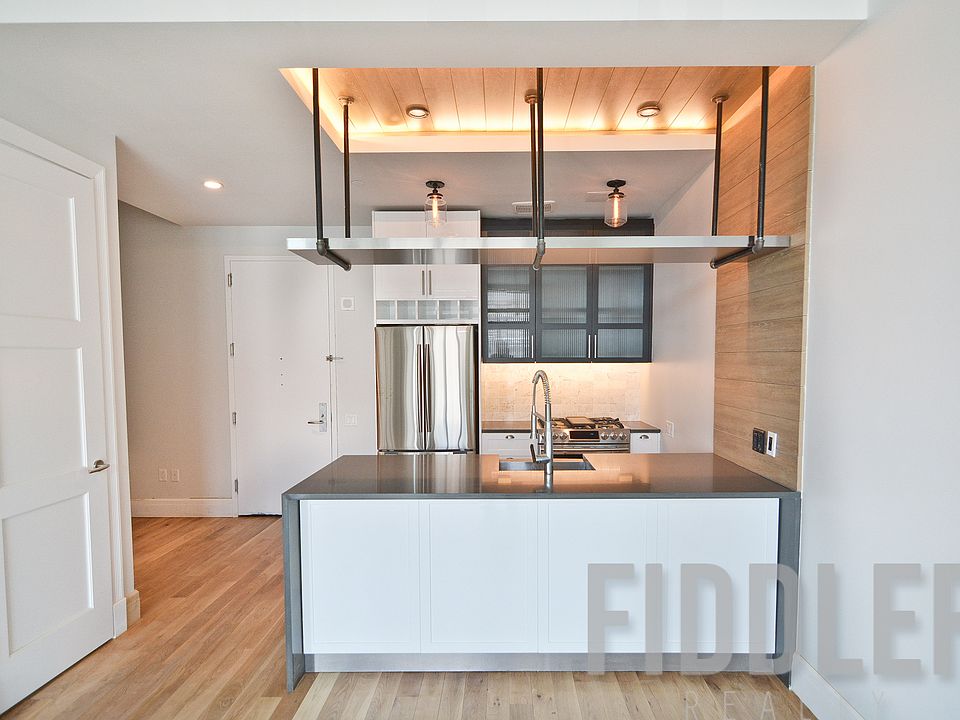 1st image of 4441 Purves St APT 907