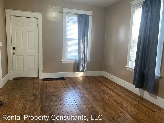 2nd image of 422 Leonard St NE Unit 1