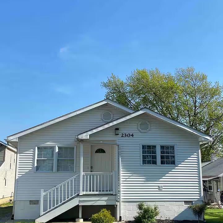 1st image of 2304 River Ave