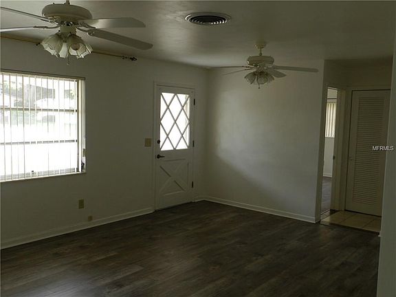 5th image of 1400 S Hillcrest Ave