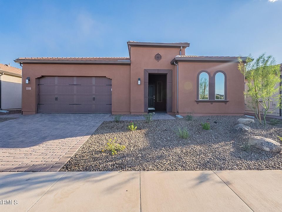 1st image of 627 E Veterans Way