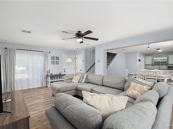 3rd image of 4420 Toucan Ave