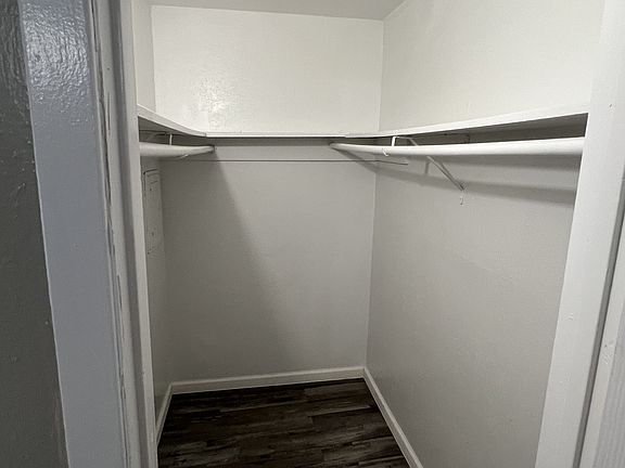 2nd image of 1408 W 6th St APT 202