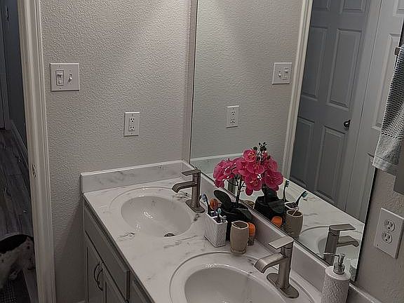 5th image of 10253 Brenden Dr