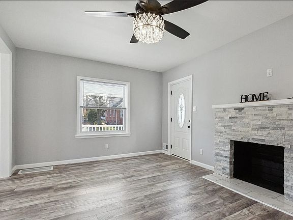 3rd image of 1307 Grant Ave