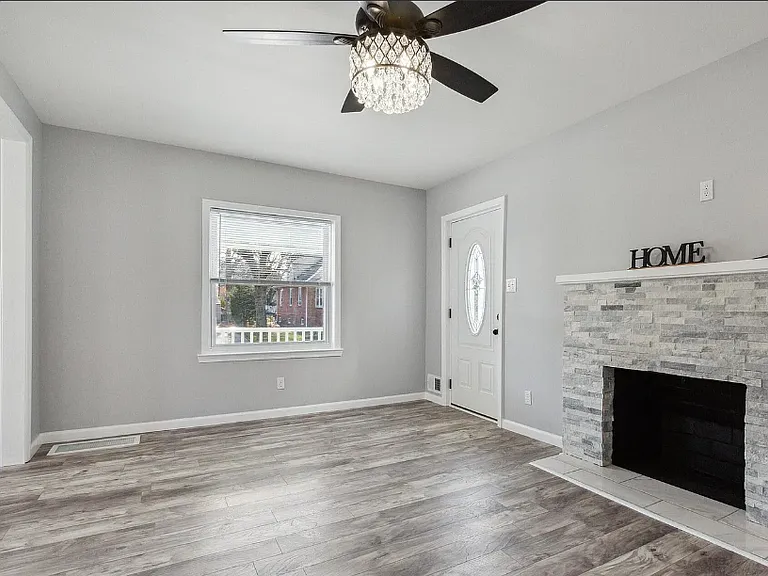 1307 Grant Ave — Photo 3