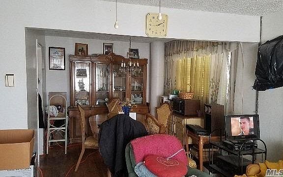 3rd image of 492 Pershing Boulevard