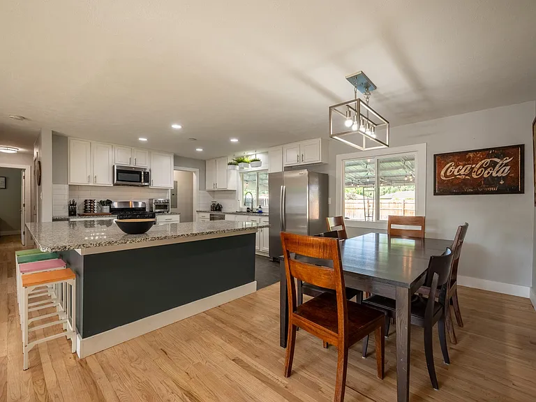 1314 Aspen St — Photo 4
