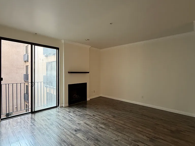 625 S Berendo St #413 — Photo 25