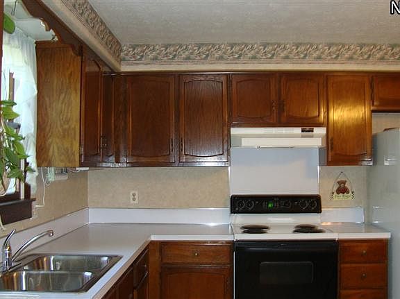 3rd image of 20416 Village Green Dr