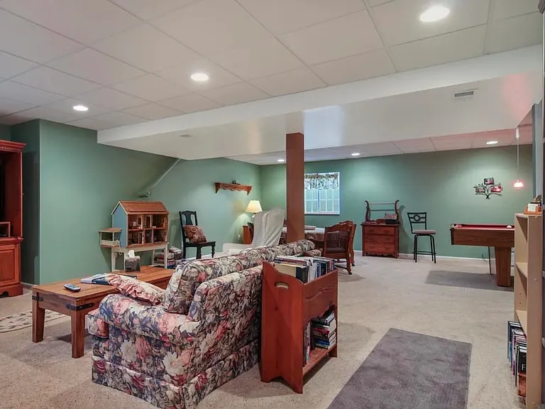 50 Pleasant Ln — Photo 13