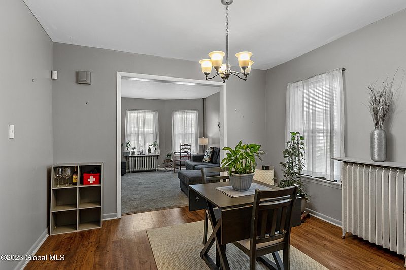 5th image of 1393 Glenwood Boulevard