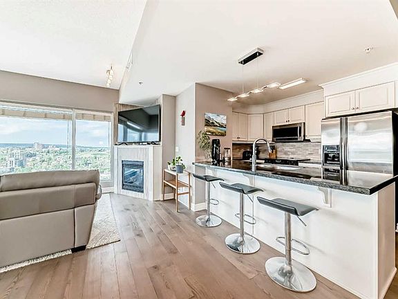 2nd image of 920 S 5th Ave SW #2101