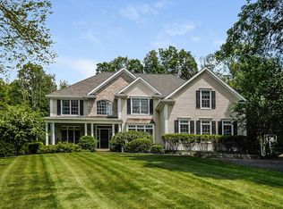 4 Silver Brook Ln, Newtown, CT 06470