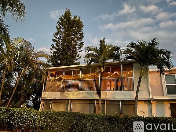 4th image of 1621 NW 18th Ave #214