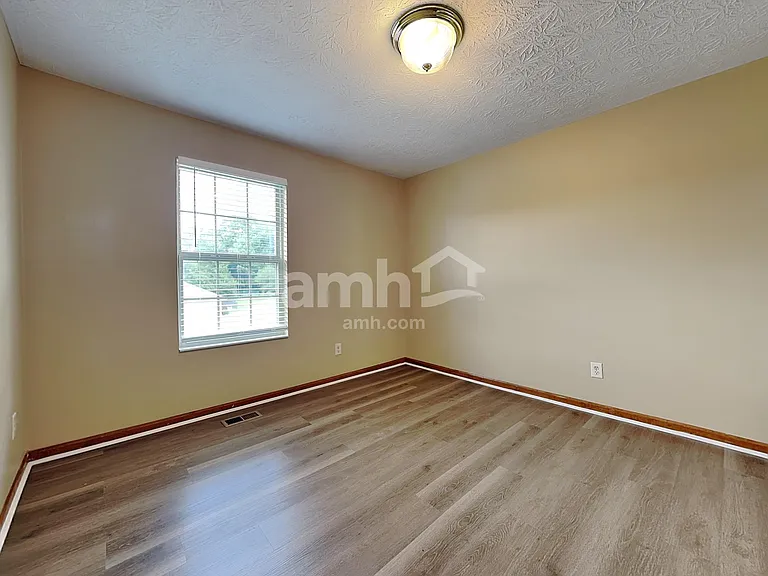 440 Dexter Ct — Photo 15