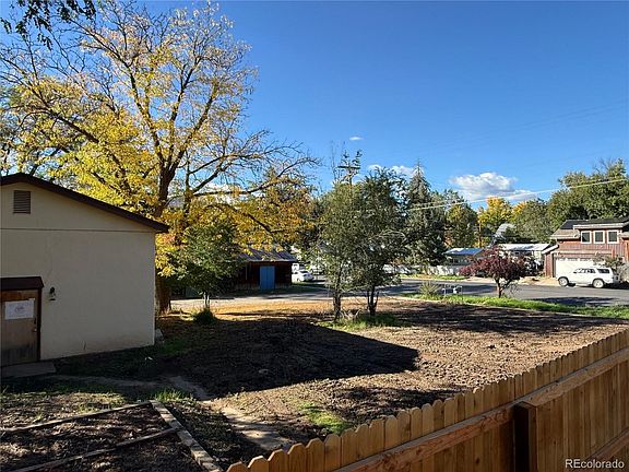 5th image of 756 E 7th Street