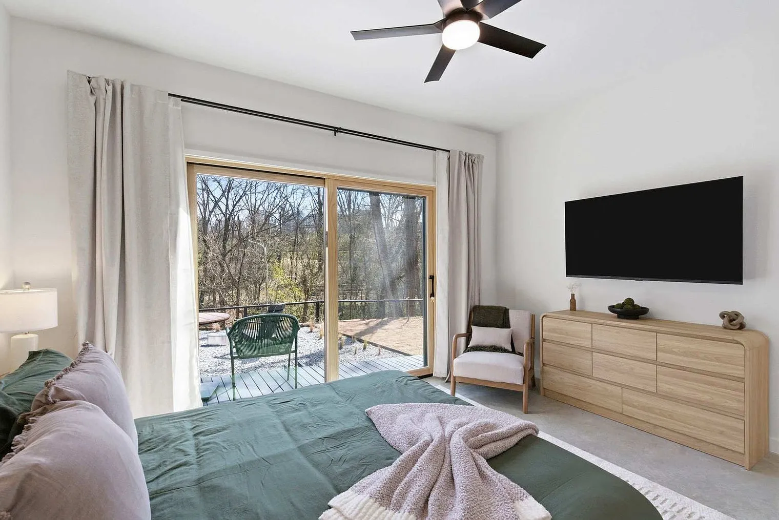 1 bed, 1.0 bath, $4,002 — Photo 2
