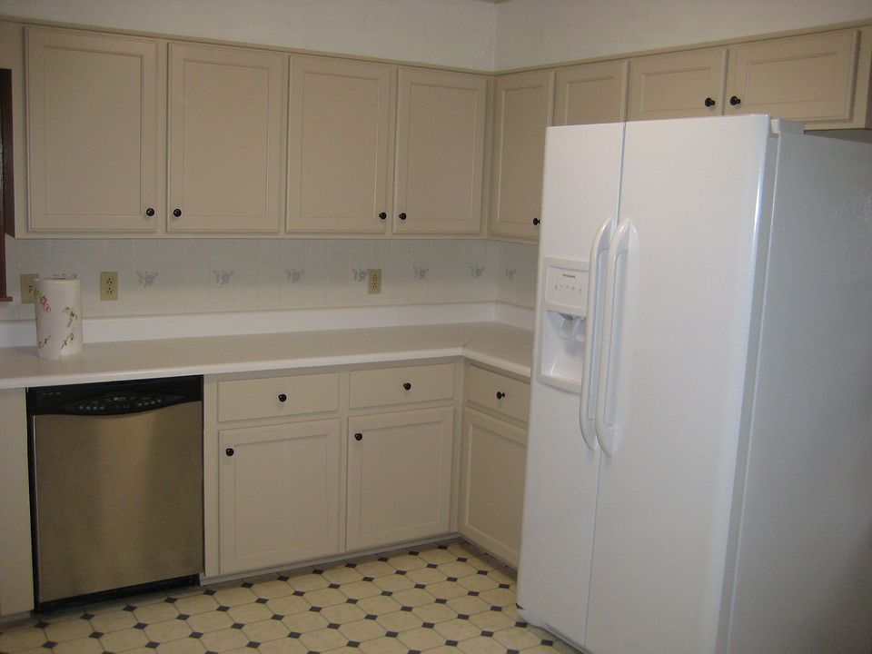 Comes with refrigerator 