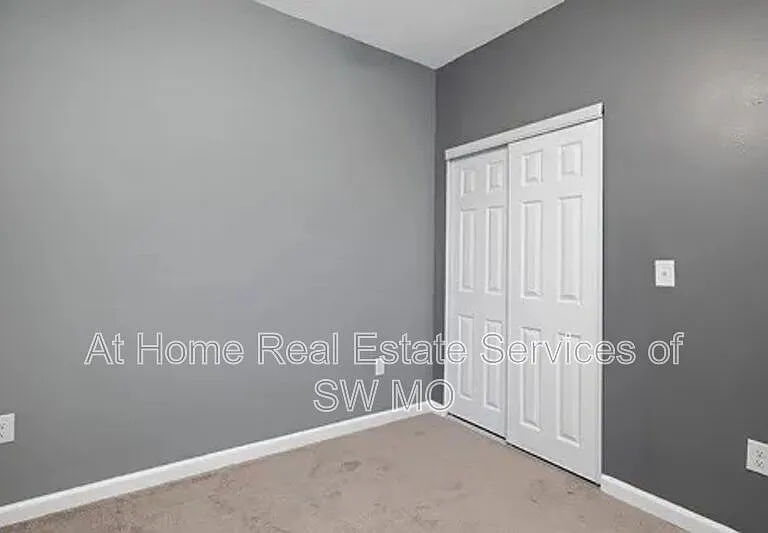 2437 N Lyon Ave — Photo 9
