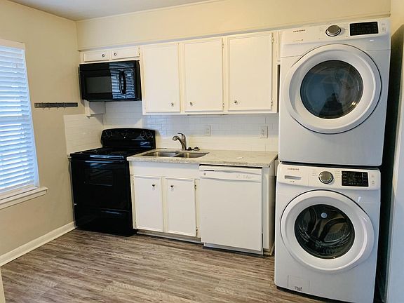 2nd image of 1835 Wilde Oak Cir #B