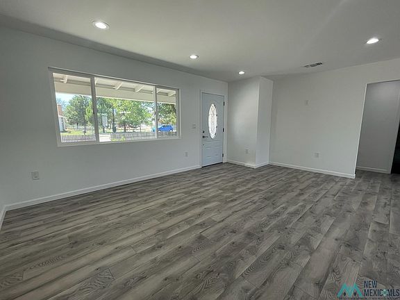 3rd image of 709 S Delaware Ave