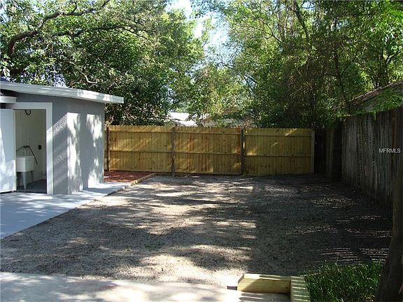 3rd image of 8416 N Seminole Ave
