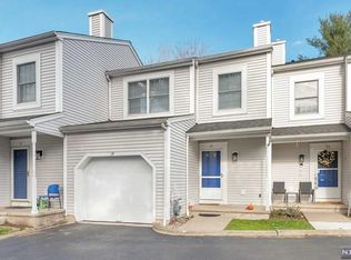 19 Iron Forge Vlg S, Pompton Lakes, NJ 07442