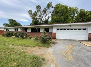 1202 Shallowford Rd, Chattanooga, TN 37411