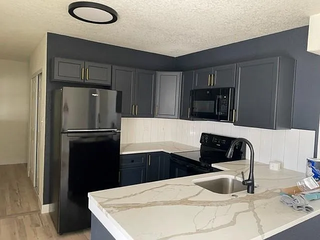 3065 Forest St — Photo 4