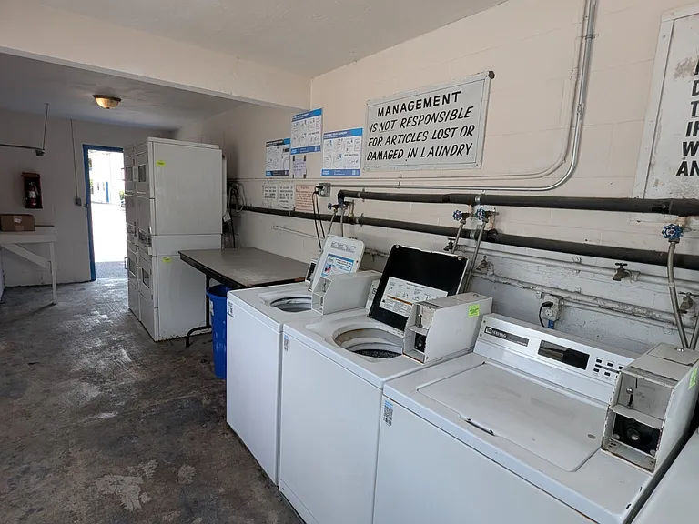 Palm Bay Apartments — Photo 10