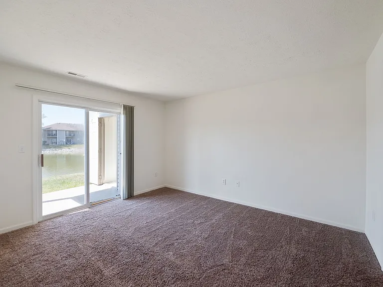 Autumn Woods Apartments — Photo 35