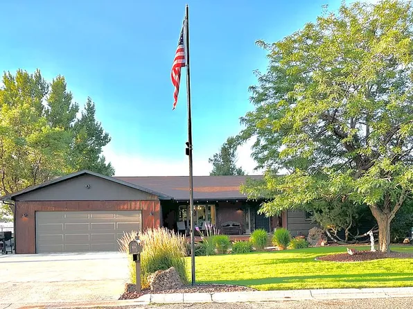 1636 10th St W, Havre, MT 59501