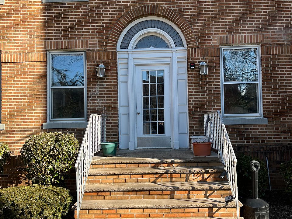 1st image of 250 Broad Ave APT 4A